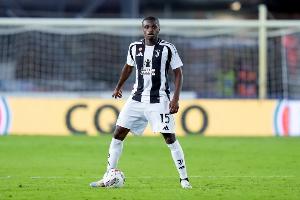 记者：曼联、维拉及热刺均有意卡卢卢，但尤文绝不愿出售